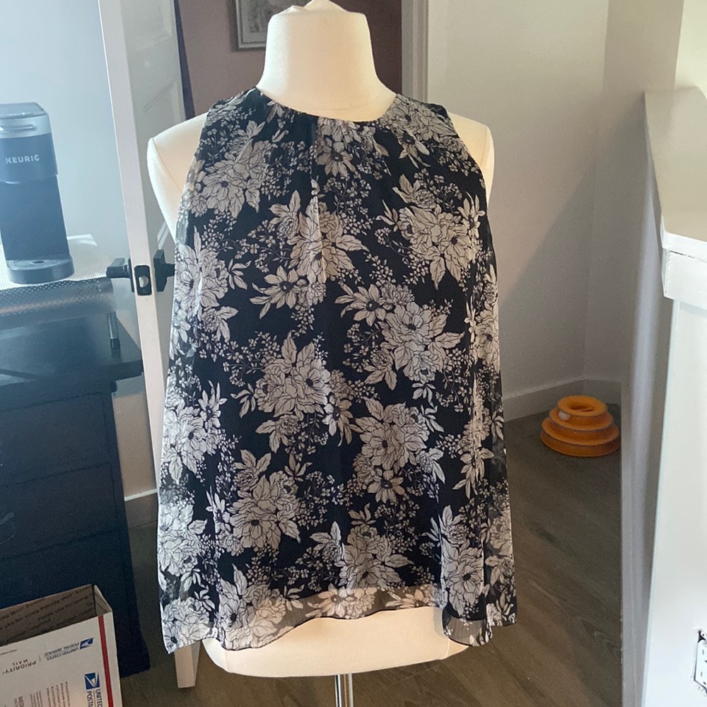 Vince Camuto sleeveless top